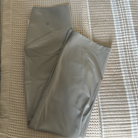 Lululemon Smooth Fit Pull-On High-Rise Crop - Picture 9 of 9